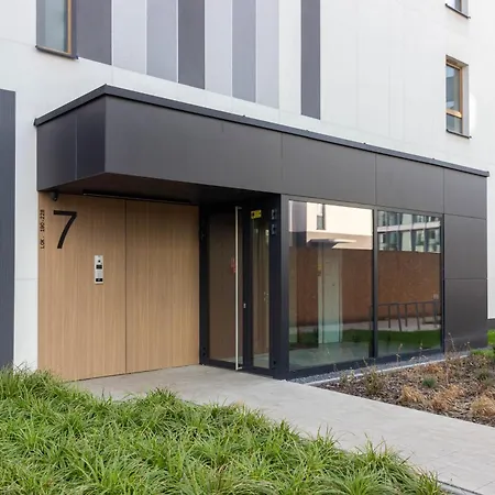 M&R Apartament Airport&Business Wynalazek - Fast Wi-Fi - Underground Garage - Self Check-In - Netflix - 6 Min From Chopin Airport Varsovia Exterior foto