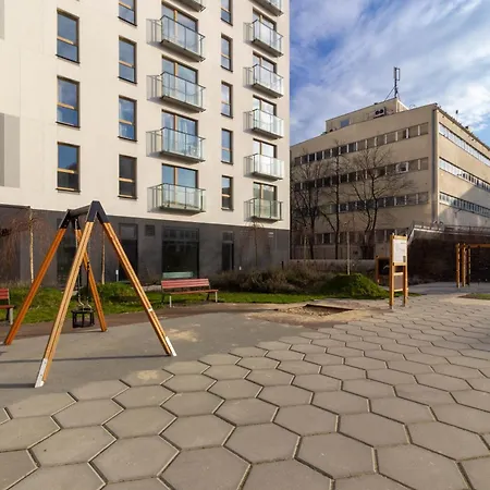 M&R Apartament Airport&Business Wynalazek - Fast Wi-Fi - Underground Garage - Self Check-In - Netflix - 6 Min From Chopin Airport Varsovia Exterior foto