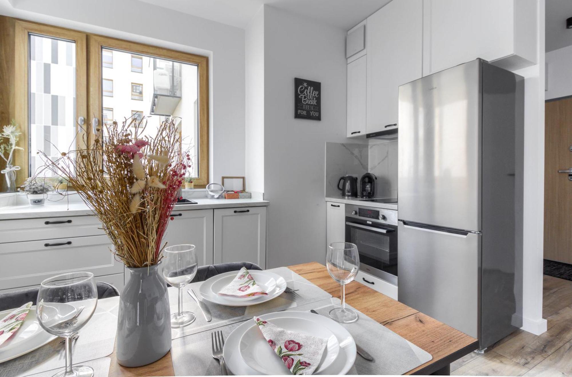 M&r Airport&business Wynalazek - Fast Wi-fi - Underground Garage - Self Check-in - Netflix - 6 Min From Chopin Airport * Varsavia