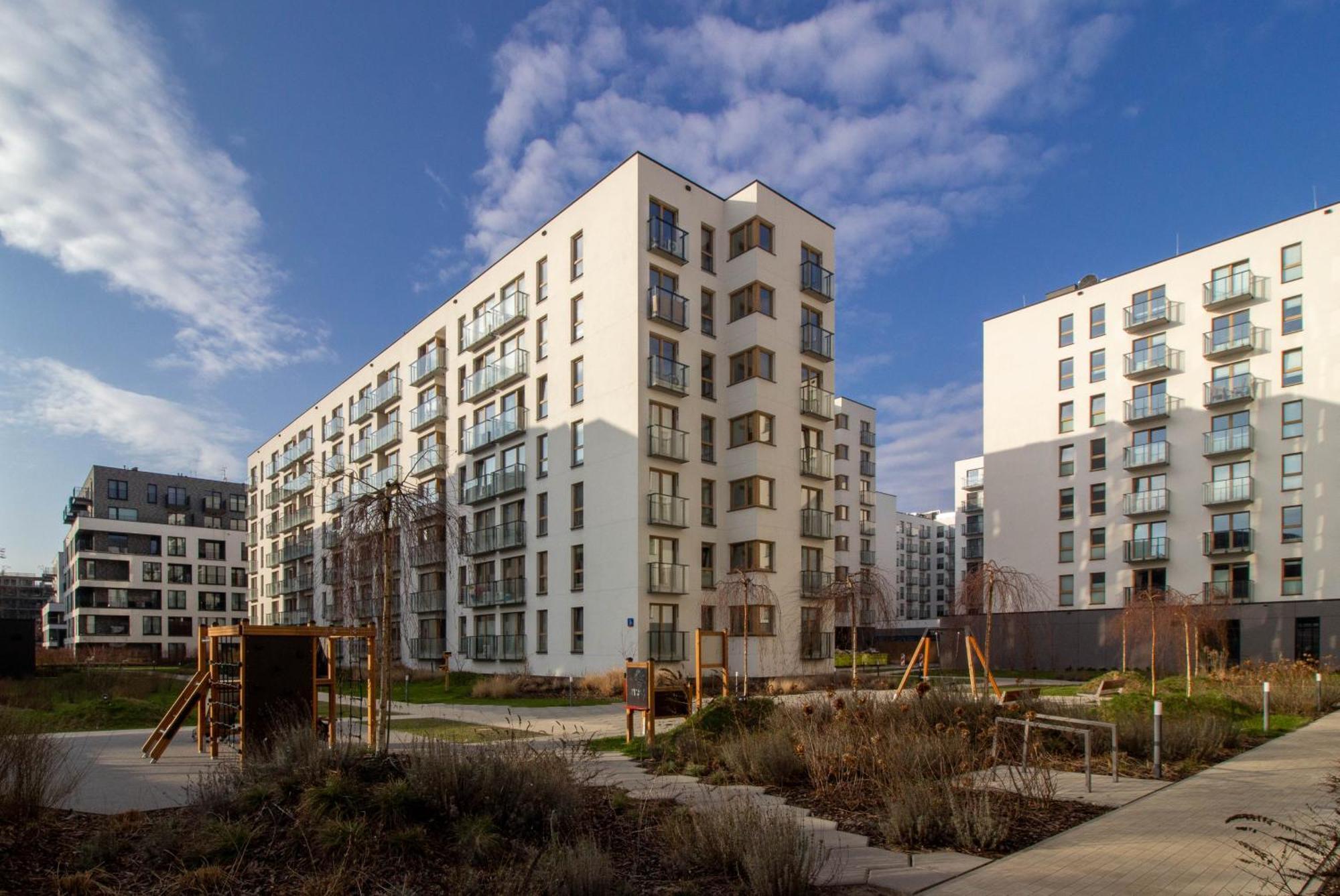 Appartamento M&r Airport&business Wynalazek - Fast Wi-fi - Underground Garage - Self Check-in - Netflix - 6 Min From Chopin Airport