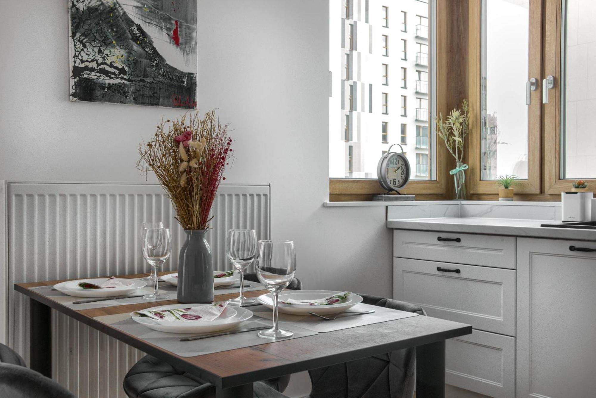 Apartamento M&r Airport&business Wynalazek - Fast Wi-fi - Underground Garage - Self Check-in - Netflix - 6 Min From Chopin Airport Varsovia