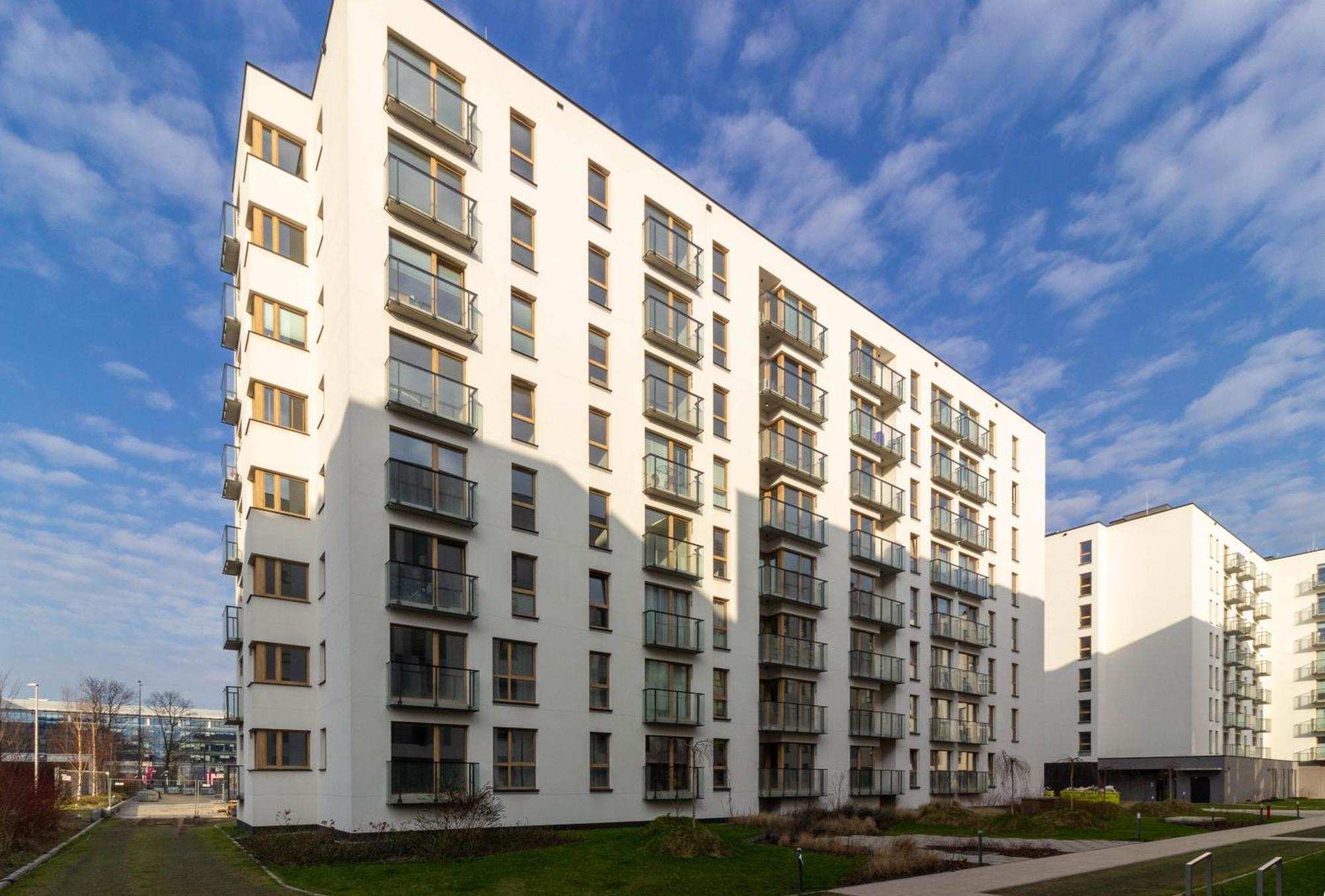 Apartamento M&r Airport&business Wynalazek - Fast Wi-fi - Underground Garage - Self Check-in - Netflix - 6 Min From Chopin Airport Varsovia